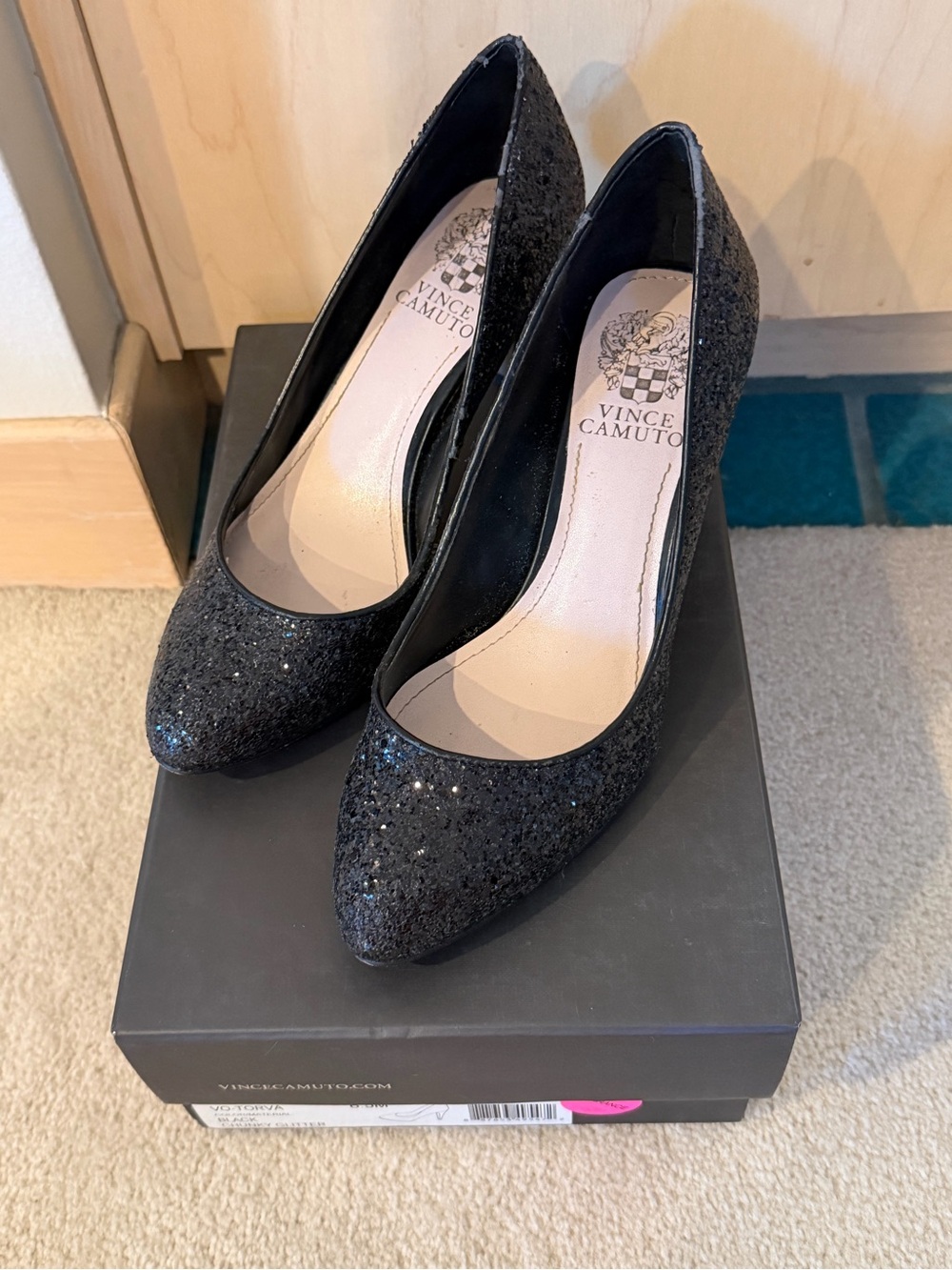 Vince Camuto Vo Torva Black Glitter Pointed Pumps 6.5M Halloween Holidays